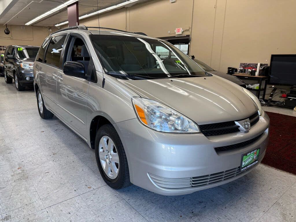 2004 Toyota Sienna 4 Dr LE Passenger Van
