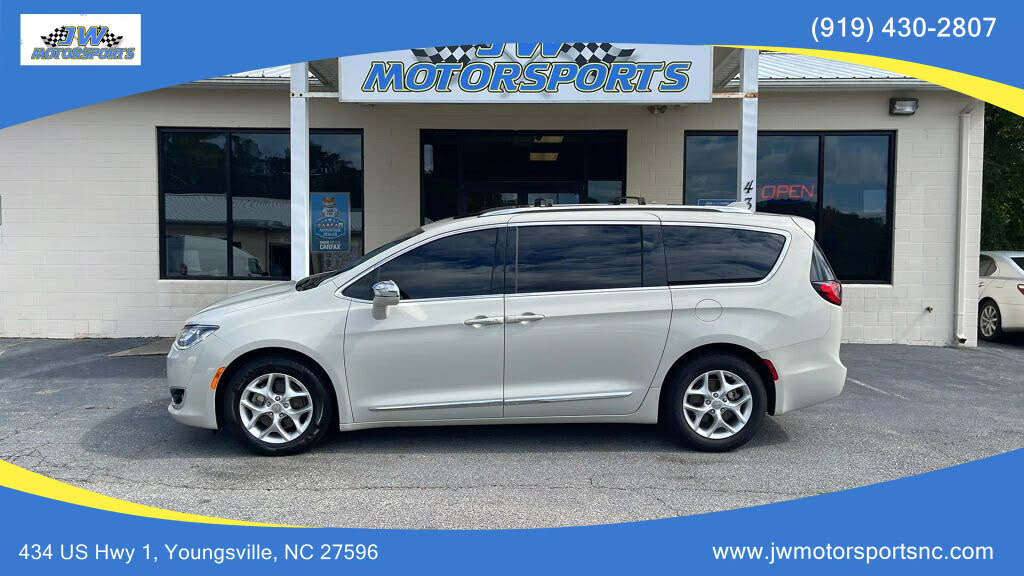 2020 Chrysler Pacifica Limited FWD