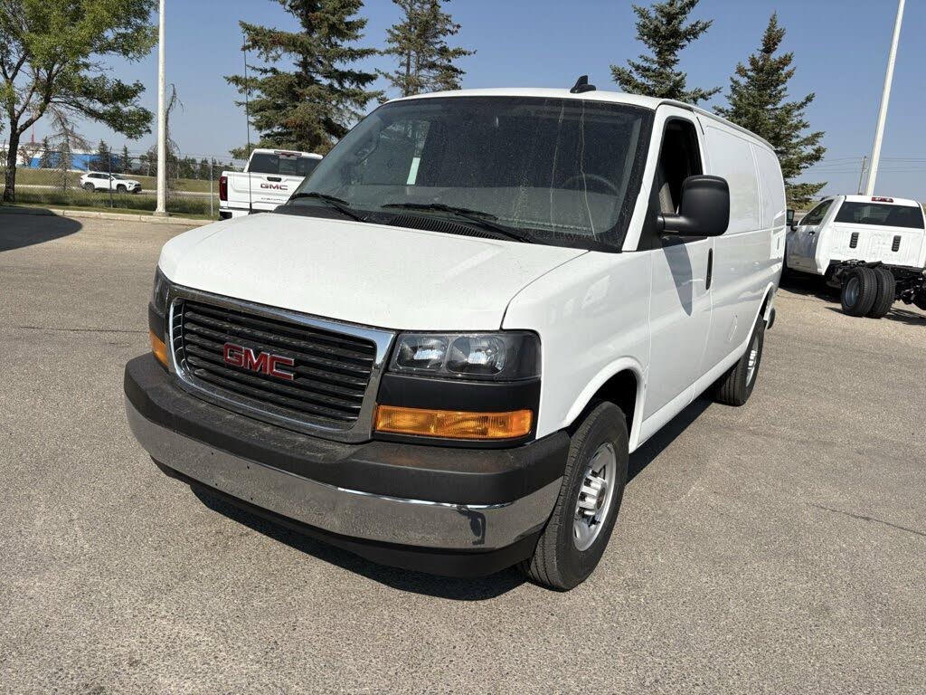 GMC Savana Cargo 2500 RWD 2025