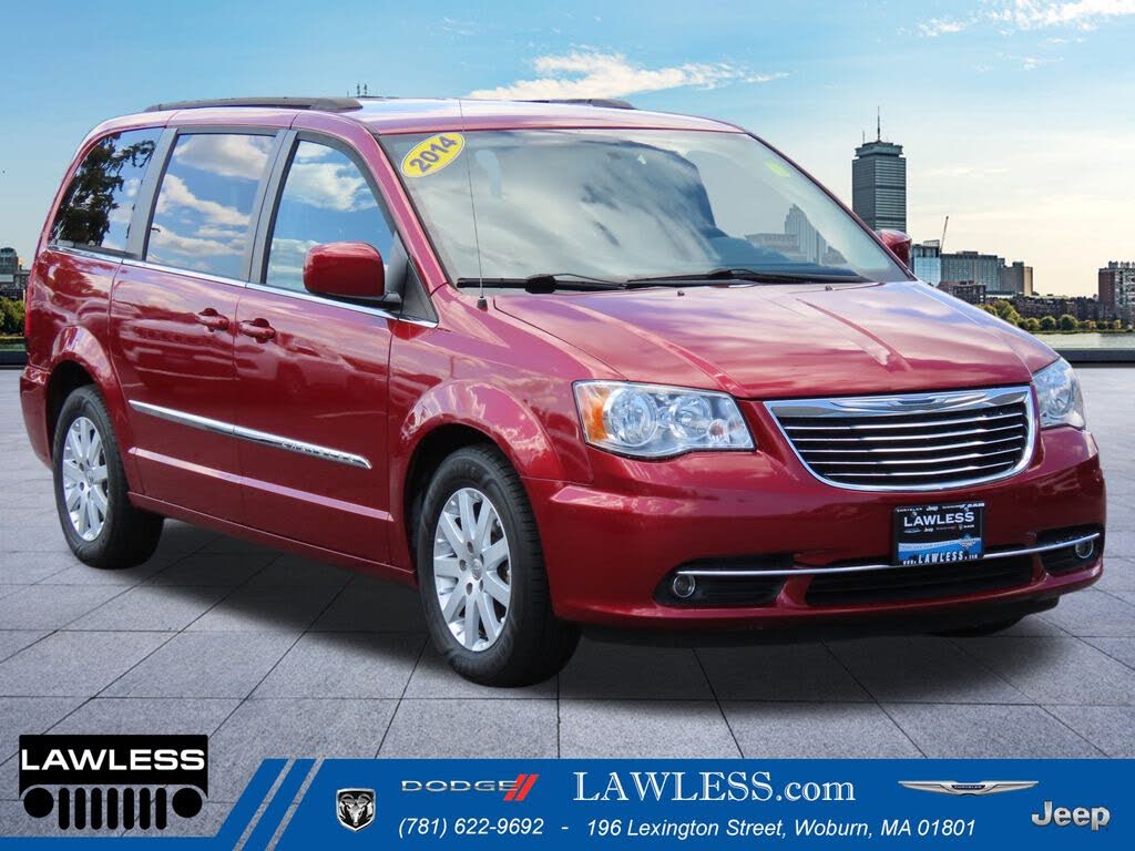 2014 Chrysler Town & Country Touring FWD