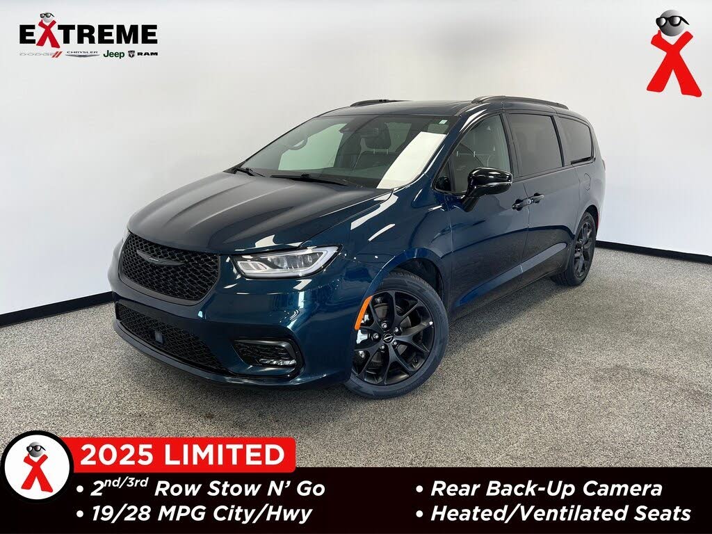 2025 Chrysler Pacifica Limited FWD