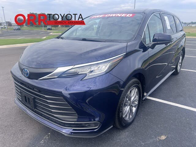 2023 Toyota Sienna LE 8-Passenger FWD