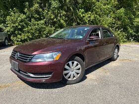 2012 Volkswagen Passat S with Appearance