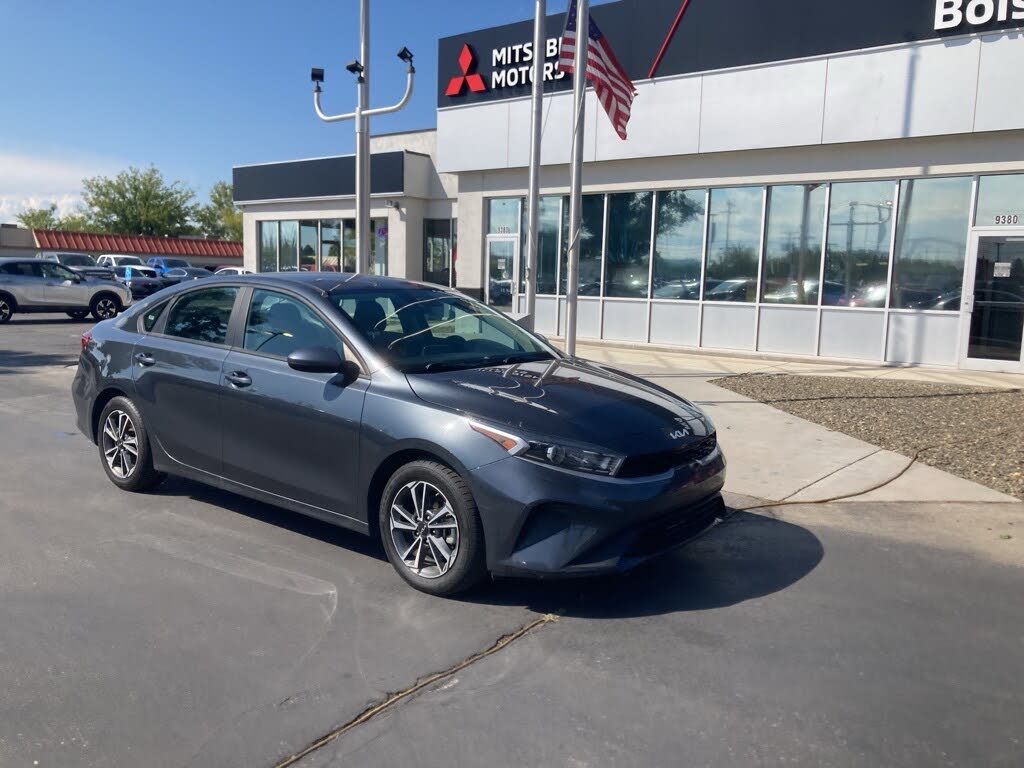 2023 Kia Forte LXS FWD