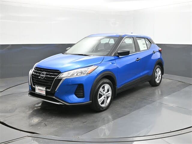 2025 Nissan Kicks Play S FWD