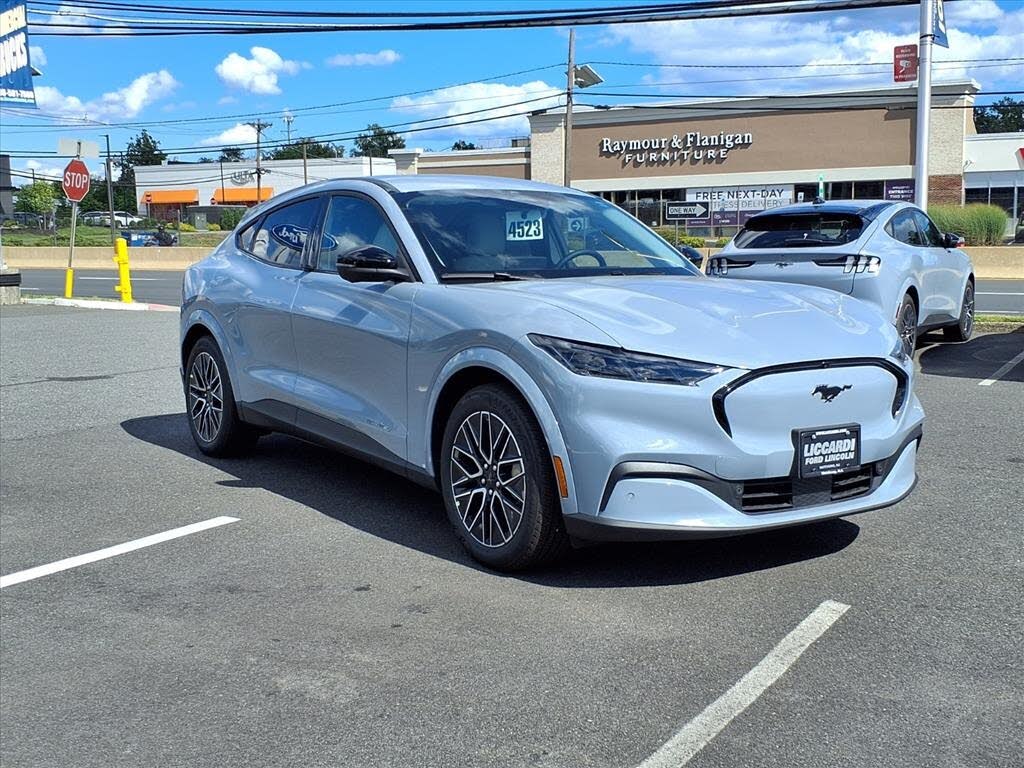 2025 Ford Mustang Mach-E Premium AWD