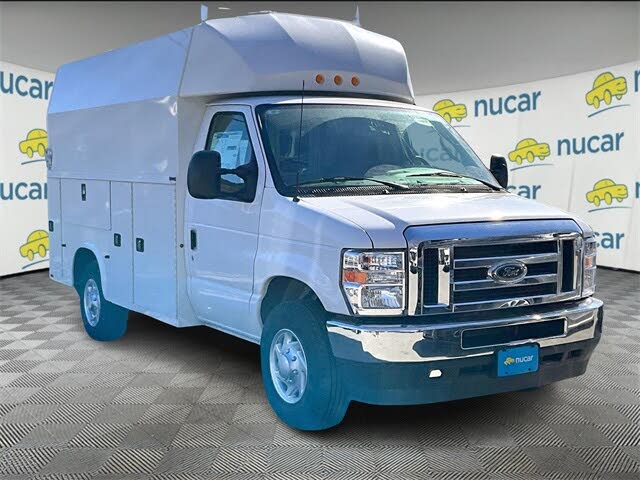 2025 Ford E-Series Chassis E-350 SD Cutaway SB DRW RWD