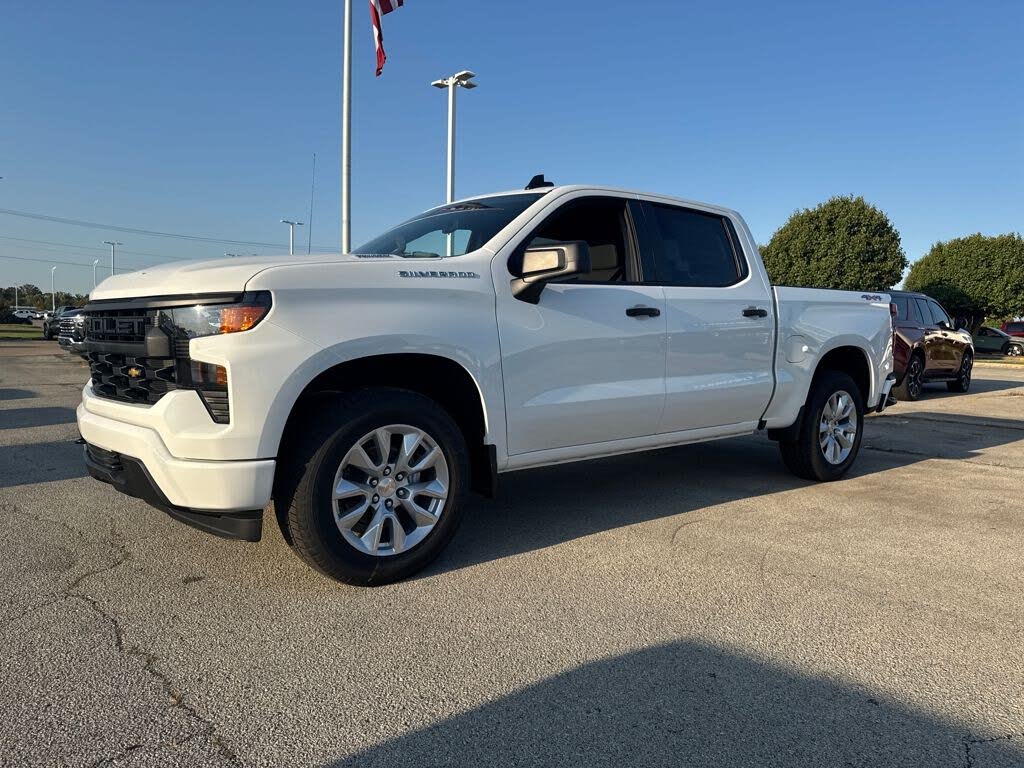 2026 Chevrolet Silverado 1500 Custom Crew Cab 4WD