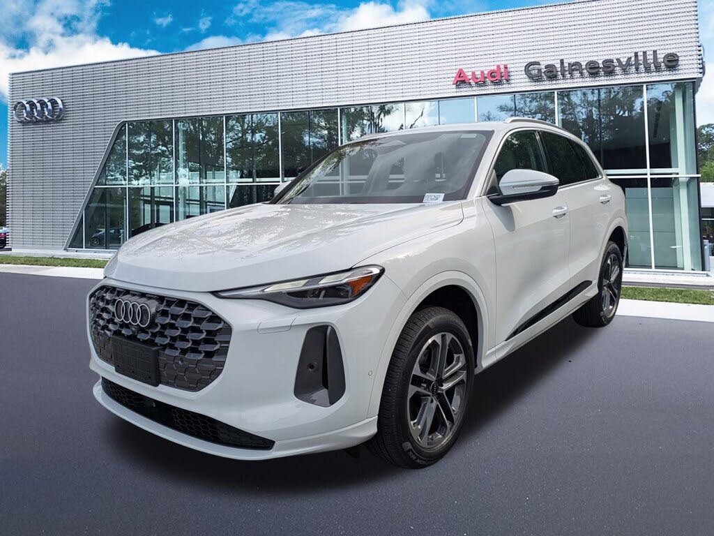 2025 Audi Q5 quattro Premium 40 TFSI