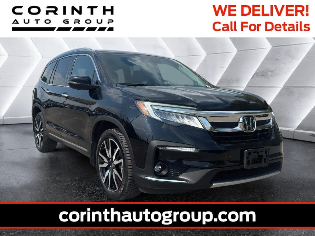2019 Honda Pilot Touring AWD with Rear Captain's Chairs