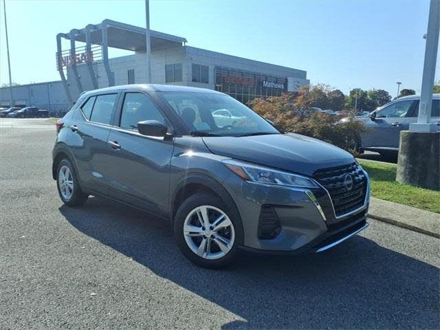 2025 Nissan Kicks Play S FWD