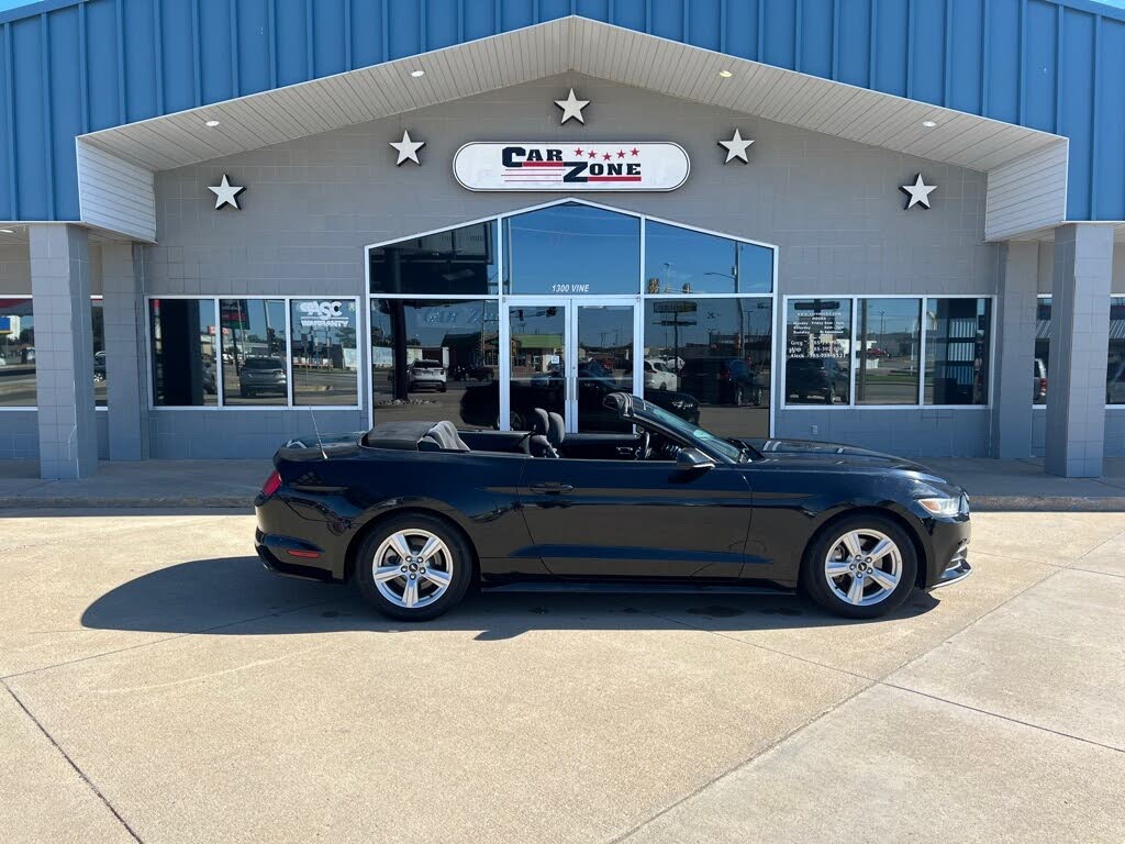 2017 Ford Mustang V6 Convertible RWD