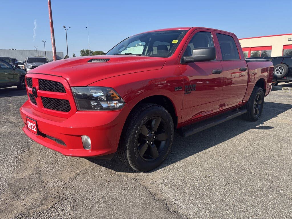 RAM 1500 Classic Express Crew Cab 4WD 2022