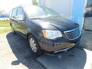Chrysler Town & Country Touring-L FWD