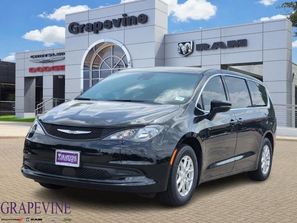 2025 Chrysler Voyager LX FWD