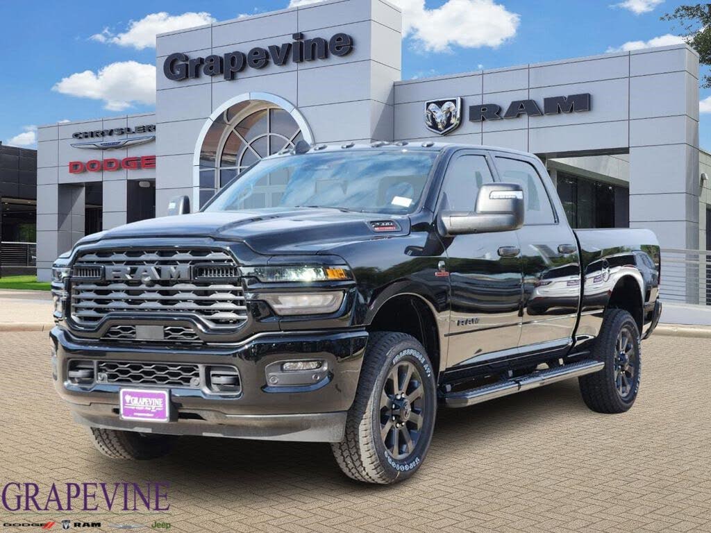 2025 RAM 2500 Big Horn Crew Cab 4WD