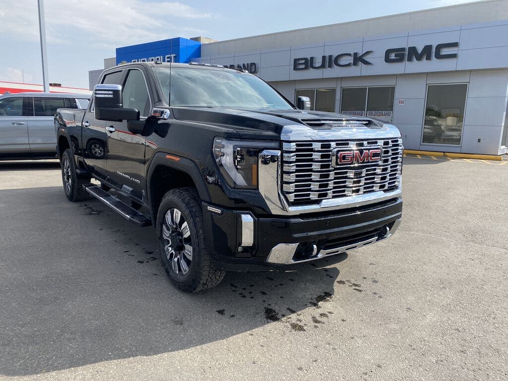 2025 GMC Sierra 2500HD Denali Crew Cab 4WD