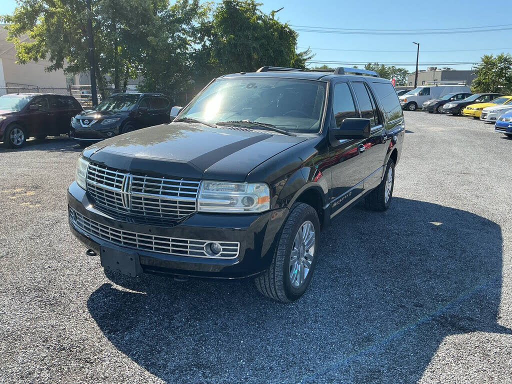 2011 Lincoln Navigator L 4WD