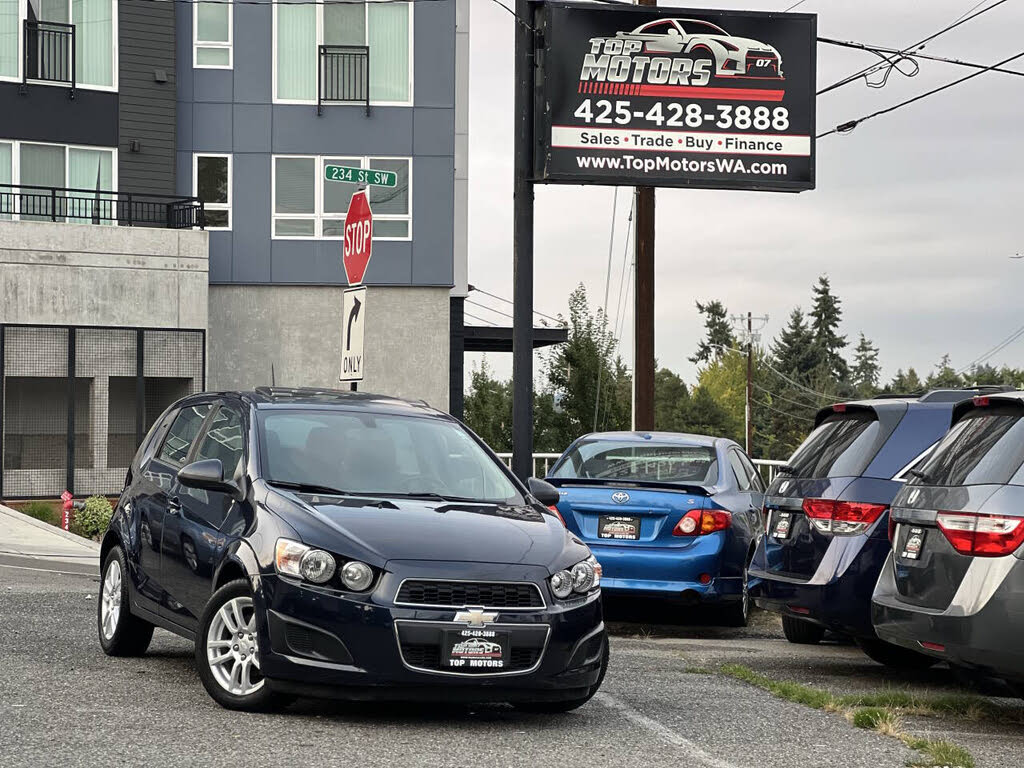 2016 Chevrolet Sonic LT Hatchback FWD