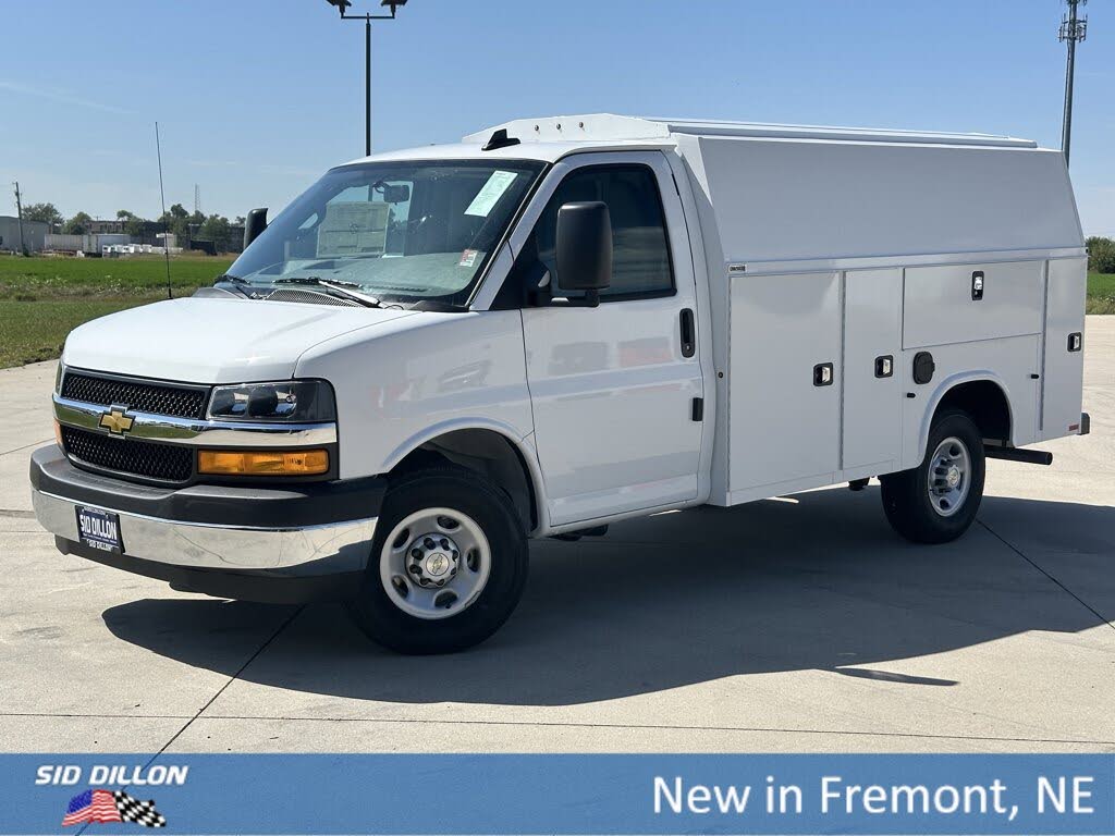 2025 Chevrolet Express Chassis 3500 Cutaway 139
