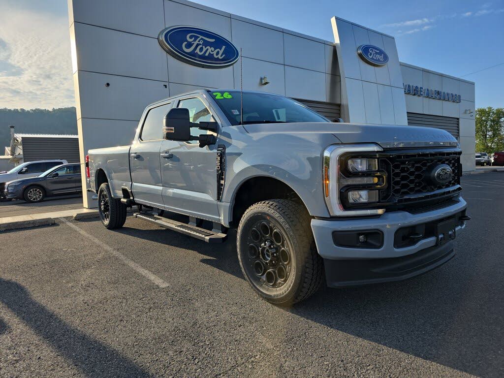 2026 Ford F-350 Super Duty Lariat Crew Cab 4WD