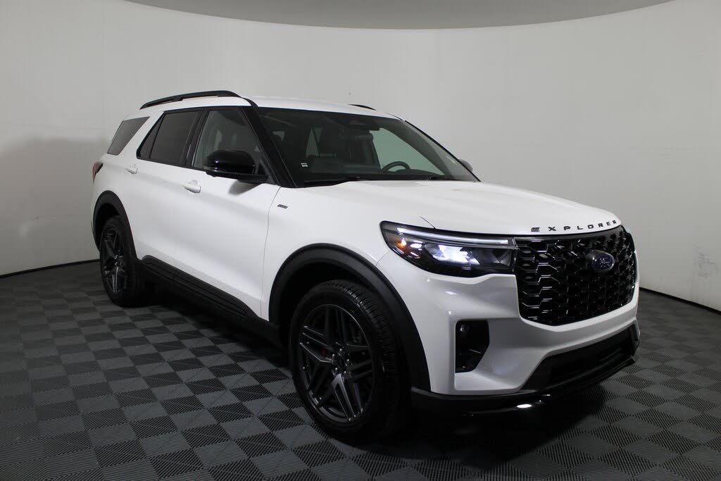 2025 Ford Explorer ST-Line AWD