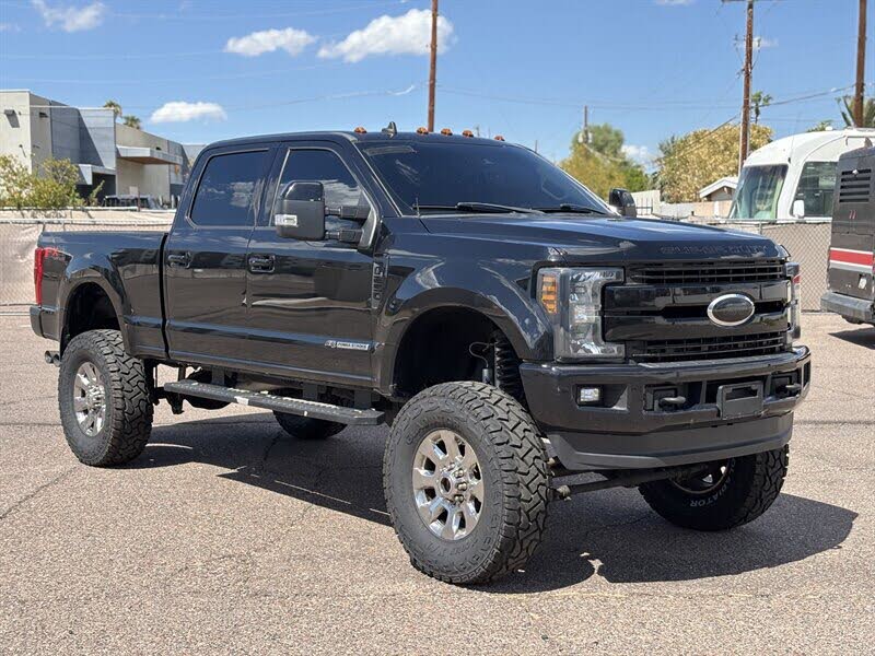 2019 Ford F-250 Super Duty Lariat Crew Cab 4WD