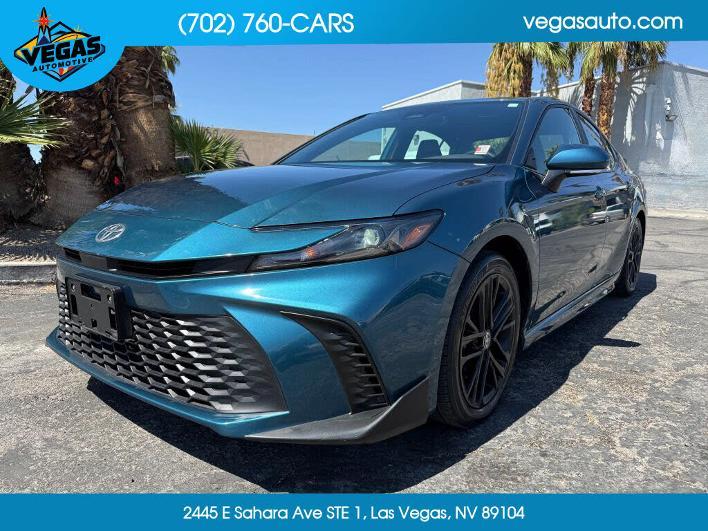 2025 Toyota Camry SE FWD