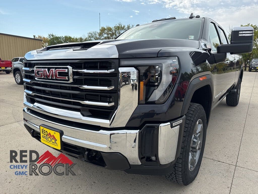 2025 GMC Sierra 3500HD SLT Crew Cab 4WD