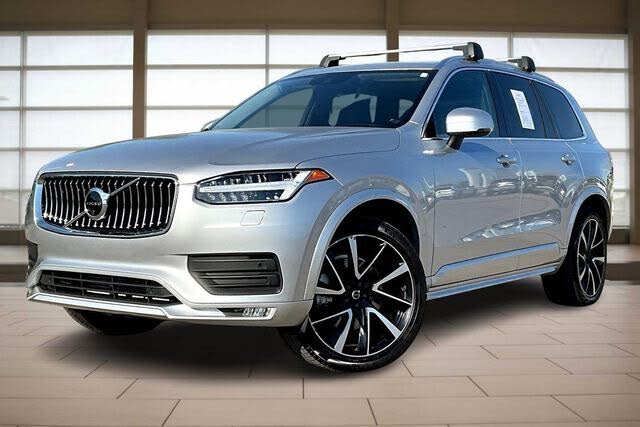 2022 Volvo XC90 T6 Momentum 7-Passenger AWD