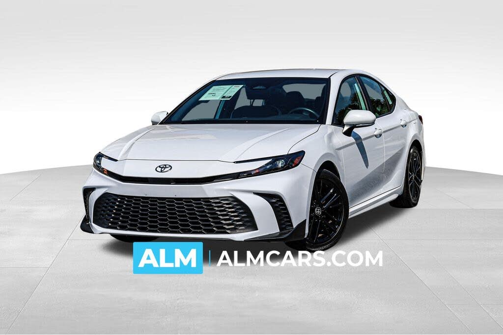 2025 Toyota Camry SE FWD