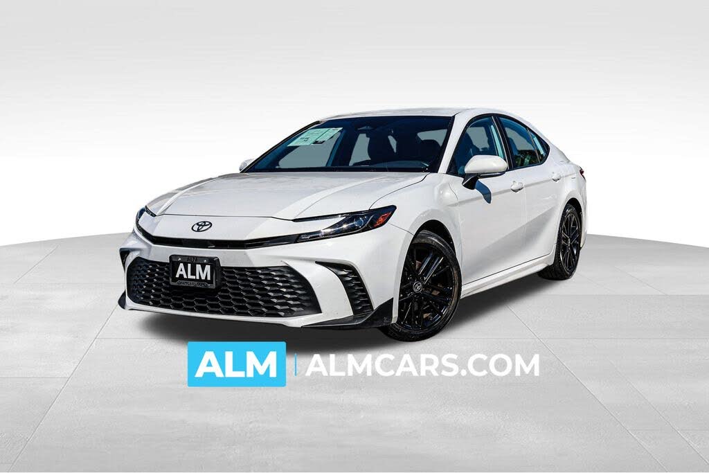 2025 Toyota Camry SE FWD