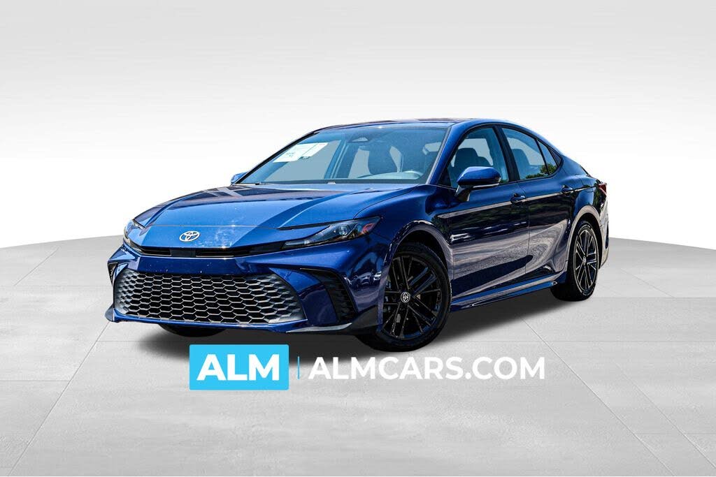 2025 Toyota Camry SE FWD