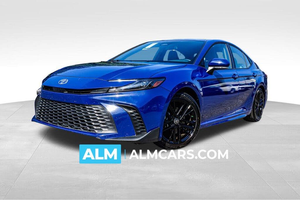 2025 Toyota Camry SE FWD