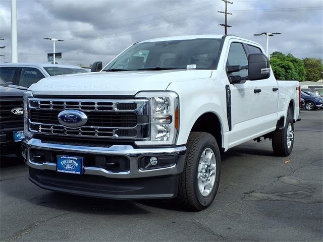 2026 Ford F-350 Super Duty XLT Crew Cab 4WD