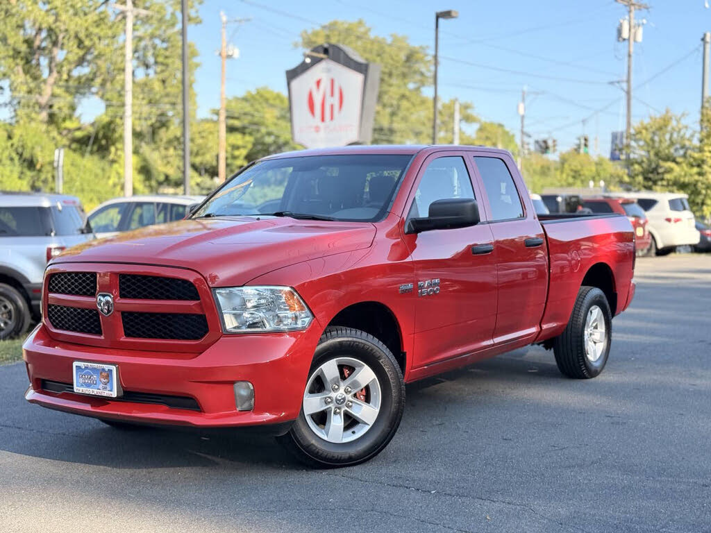 2016 RAM 1500 Express Quad Cab 4WD