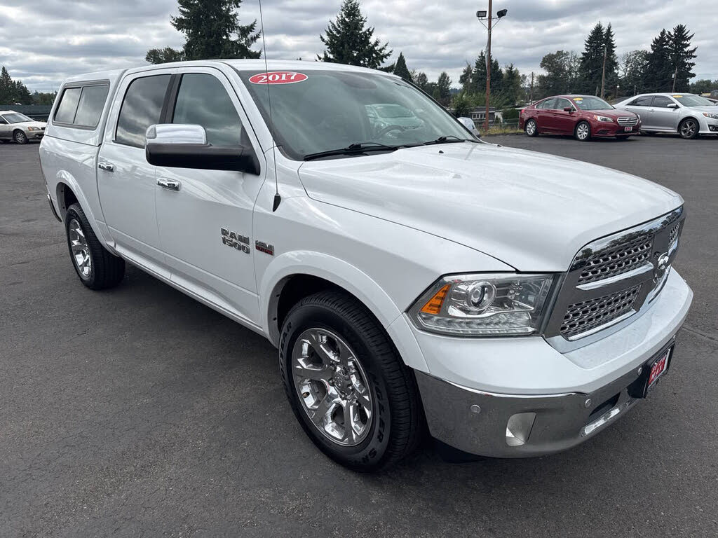 2017 RAM 1500 Laramie Crew Cab RWD