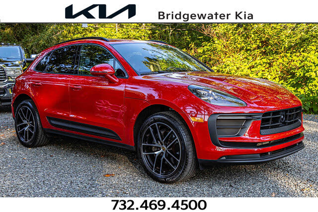 2022 Porsche Macan AWD