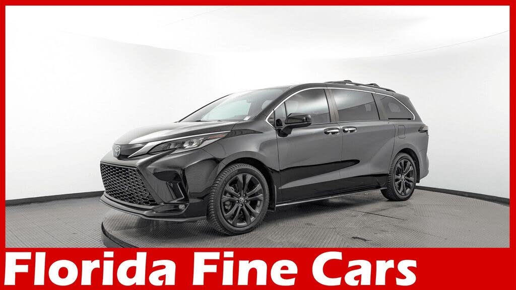 2022 Toyota Sienna XSE 7-Passenger FWD