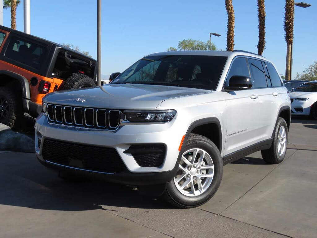 2025 Jeep Grand Cherokee Laredo 4WD