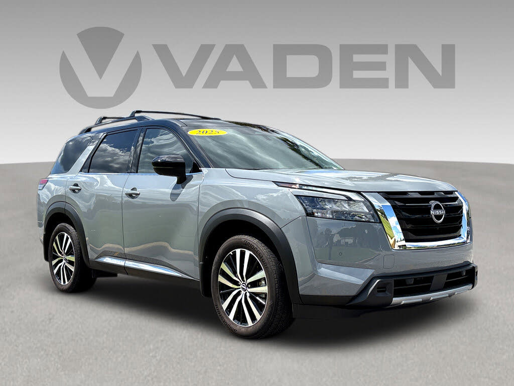 2025 Nissan Pathfinder Platinum FWD
