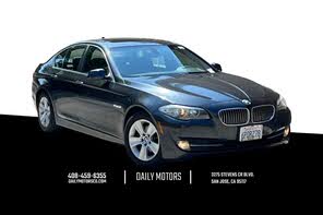 BMW 5 Series 528i Sedan RWD