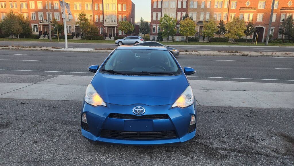 2013 Toyota Prius c Technology