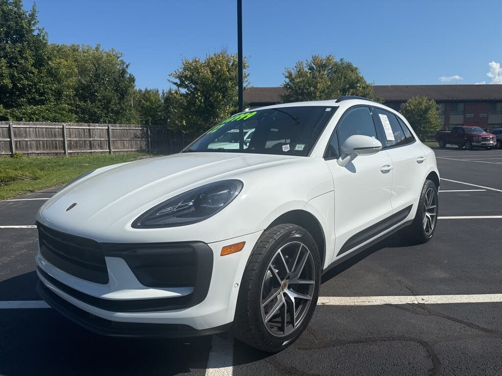 2022 Porsche Macan AWD