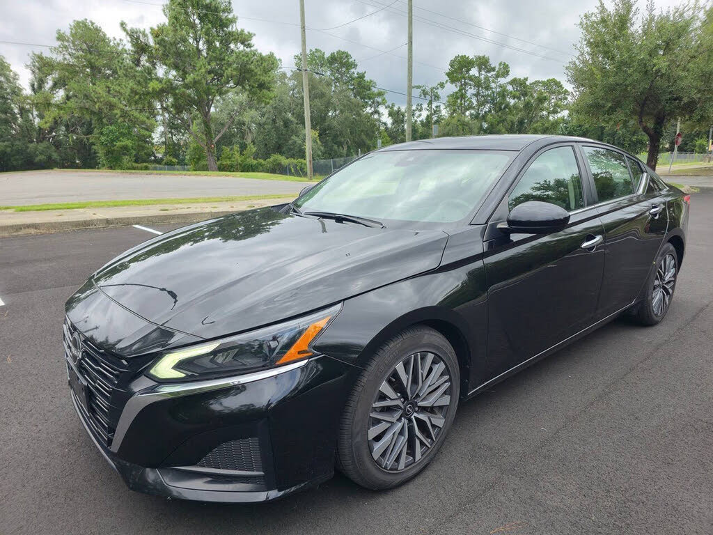 2023 Nissan Altima 2.5 SV FWD