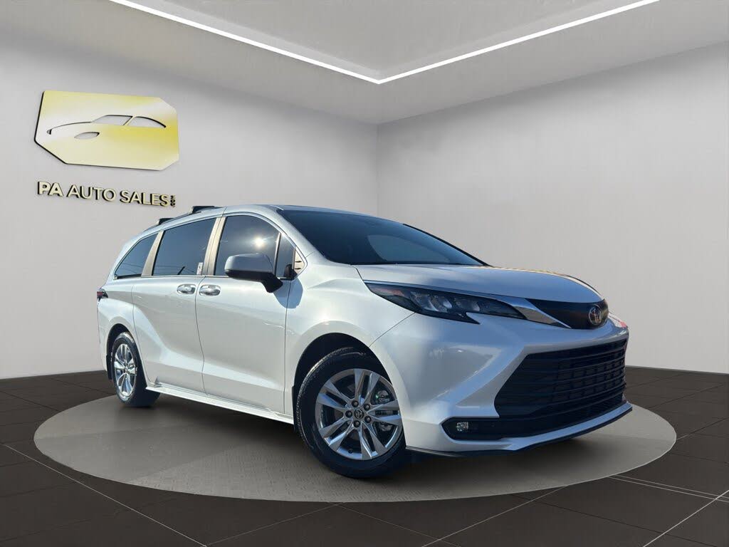 2025 Toyota Sienna XLE 7-Passenger AWD