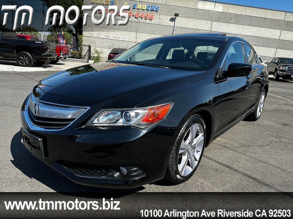 2013 Acura ILX 2.0L FWD with Technology Package