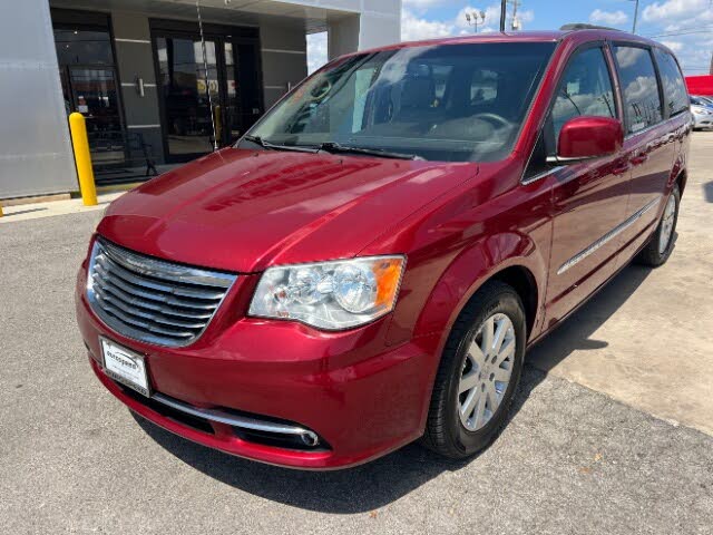 2015 Chrysler Town & Country Touring FWD