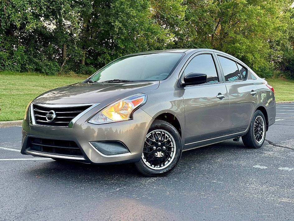 2016 Nissan Versa 1.6 SV