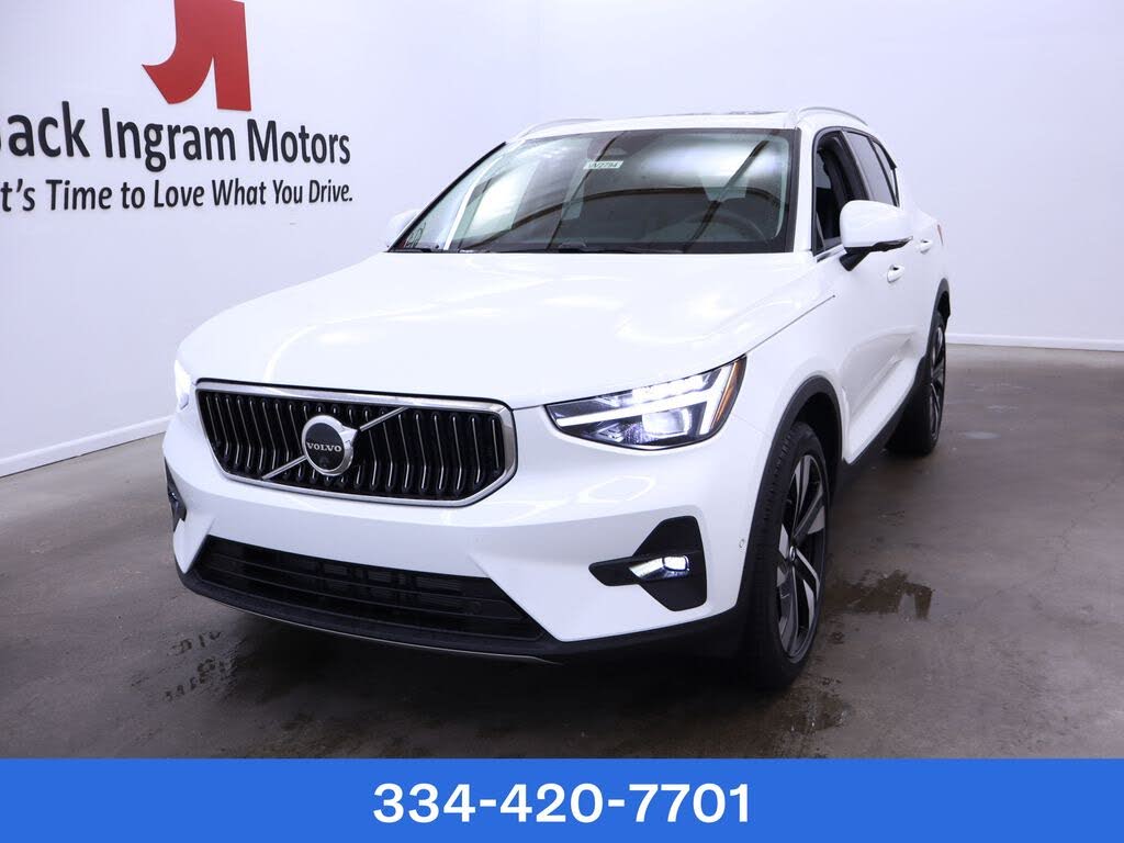 2025 Volvo XC40 B5 Ultra Bright Theme AWD